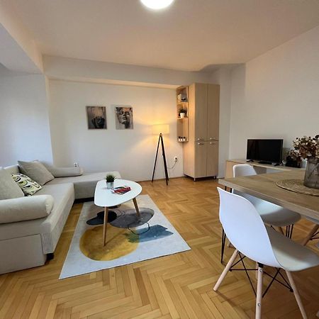Best Value-Apartment In Skopje Bagian luar foto