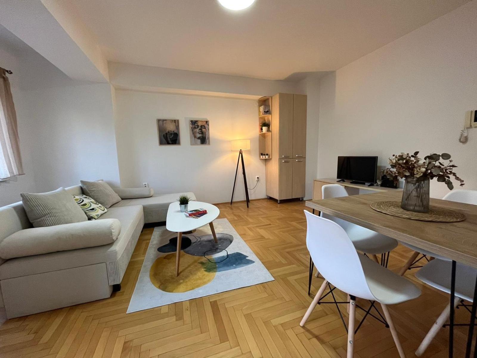 Best Value-Apartment In Skopje Bagian luar foto