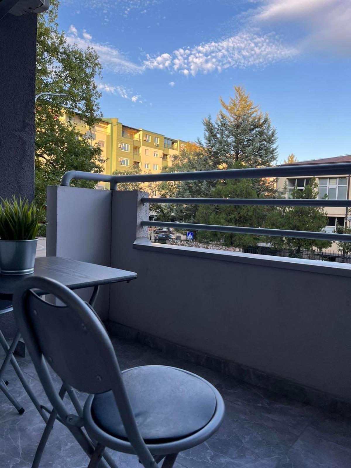 Best Value-Apartment In Skopje Bagian luar foto