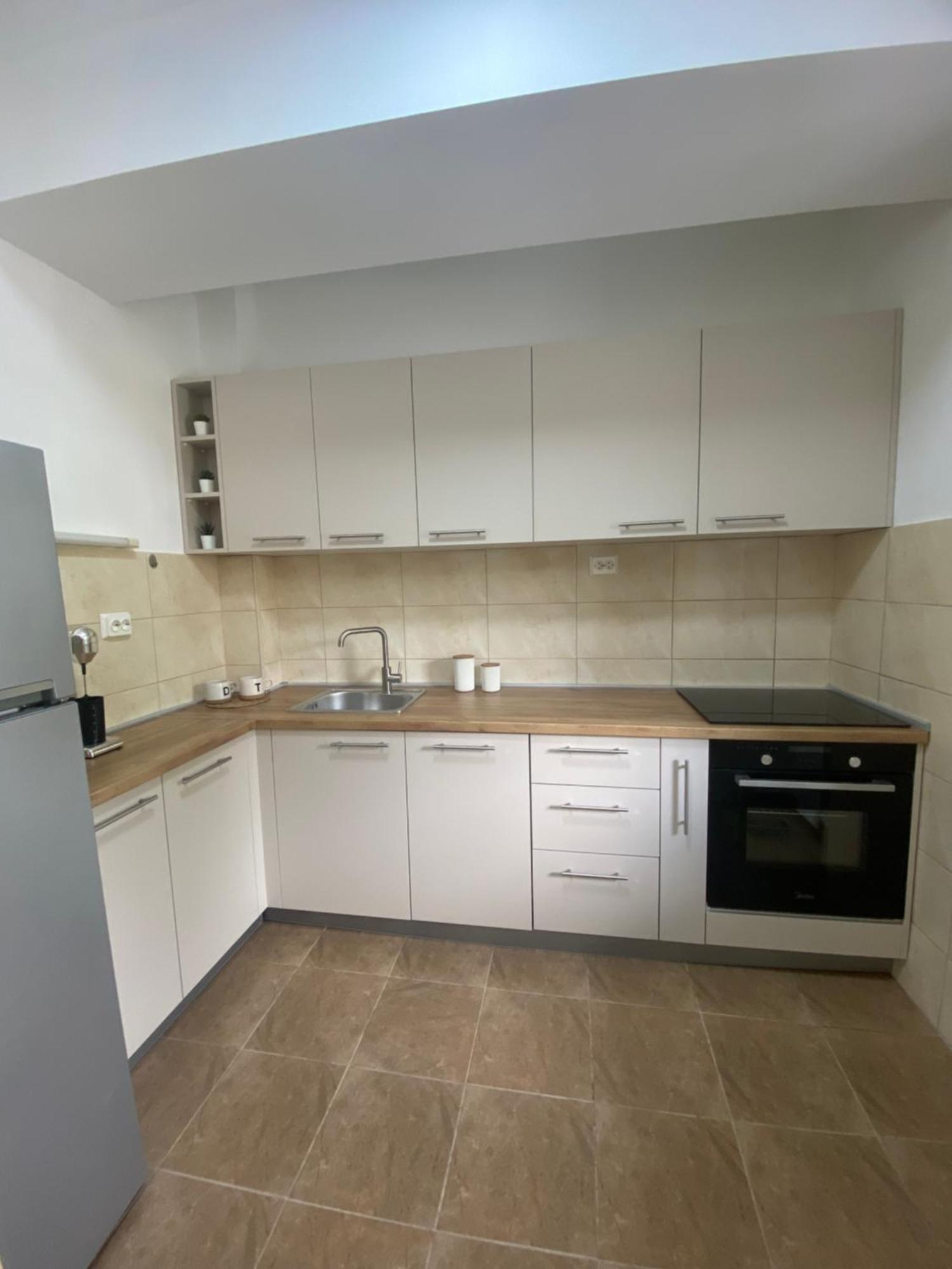 Best Value-Apartment In Skopje Bagian luar foto