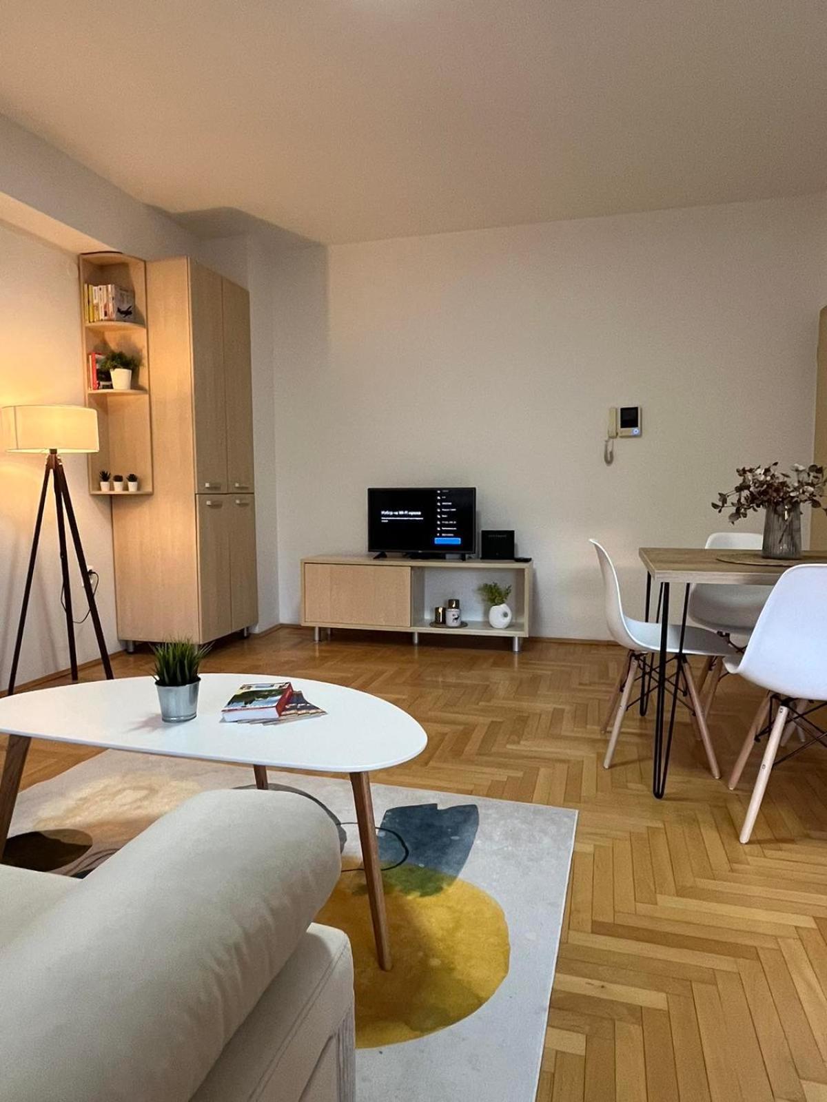 Best Value-Apartment In Skopje Bagian luar foto