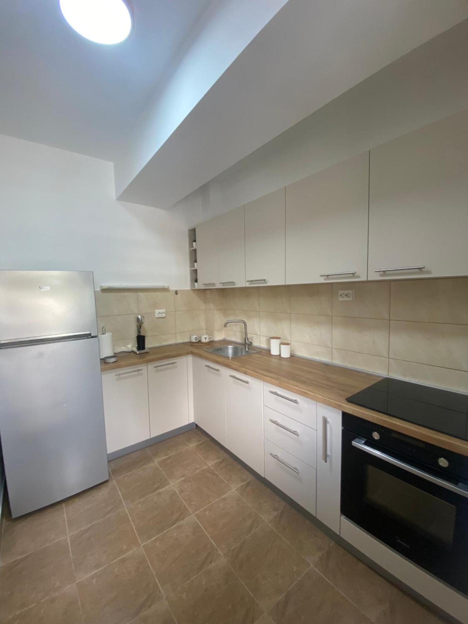 Best Value-Apartment In Skopje Bagian luar foto
