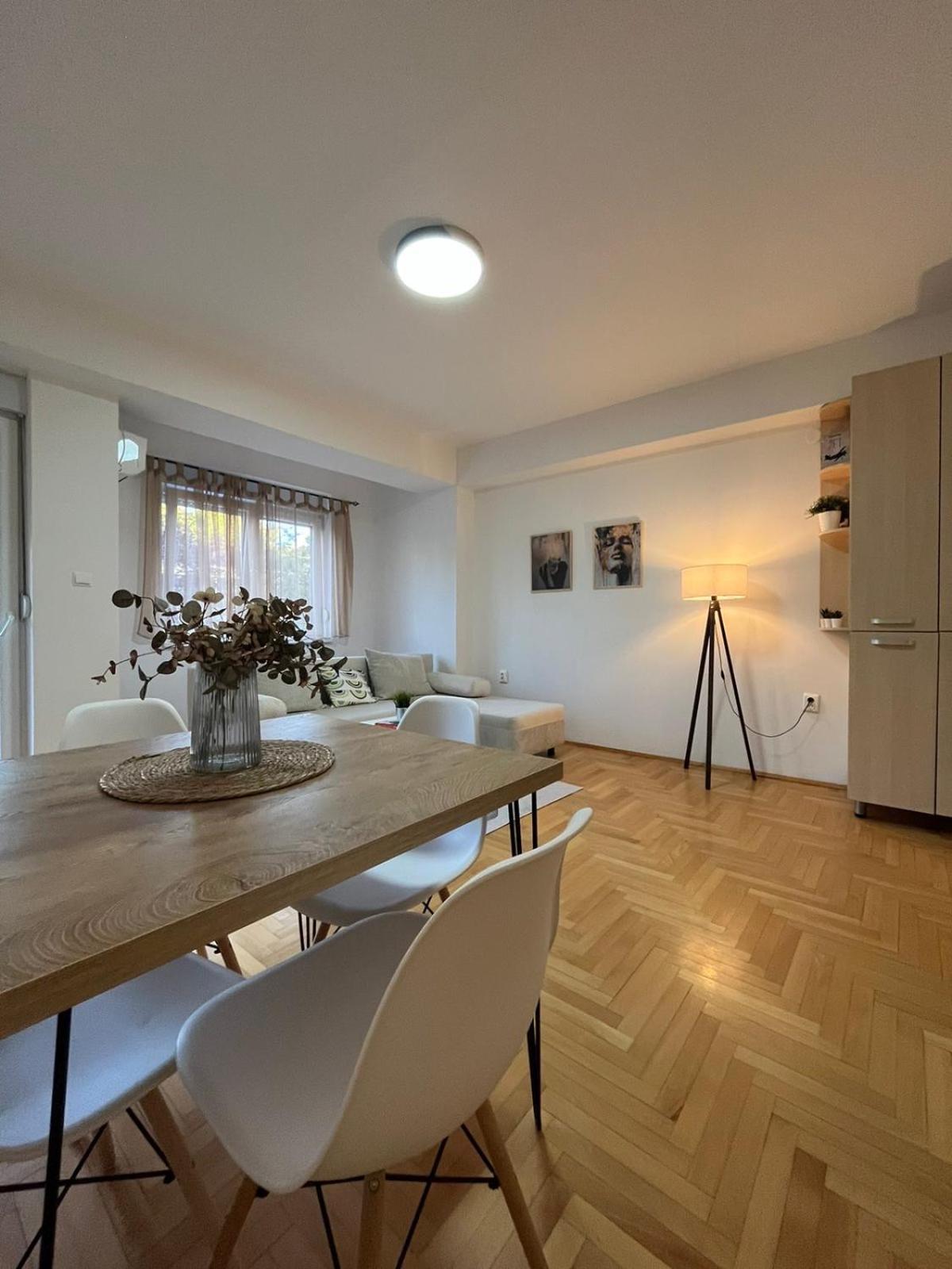 Best Value-Apartment In Skopje Bagian luar foto