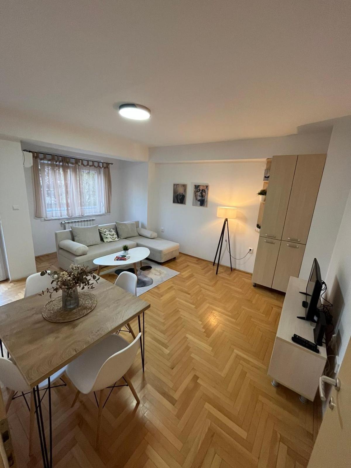 Best Value-Apartment In Skopje Bagian luar foto